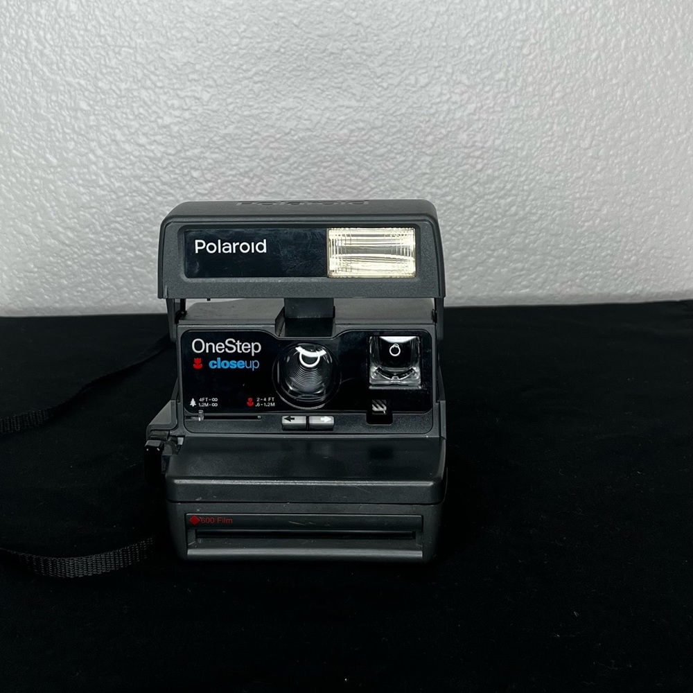 Polaroid One Step Closeup